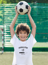 Lade das Bild in den Galerie-Viewer, Fussballstar | Kinder T-Shirt
