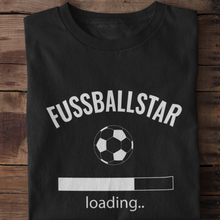 Lade das Bild in den Galerie-Viewer, Fussballstar | Kinder T-Shirt
