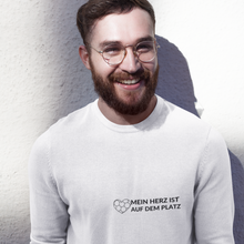 Lade das Bild in den Galerie-Viewer, Auf dem Platz  - Unisex Pullover
