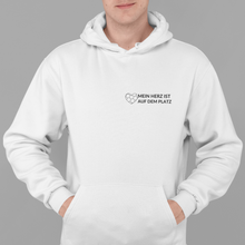 Lade das Bild in den Galerie-Viewer, Auf dem Platz  - Unisex Kapuzenpullover Hoodie
